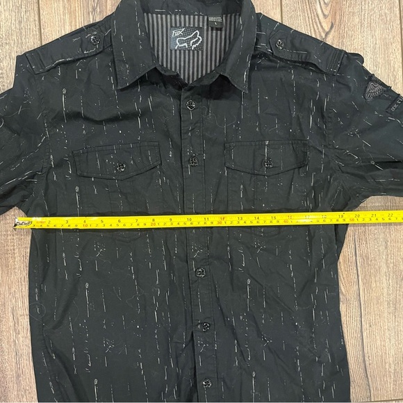Fox Racing Men’s Black Long Sleeve Button Up Shirt Size L Casual Moto Style - Picture 9 of 10